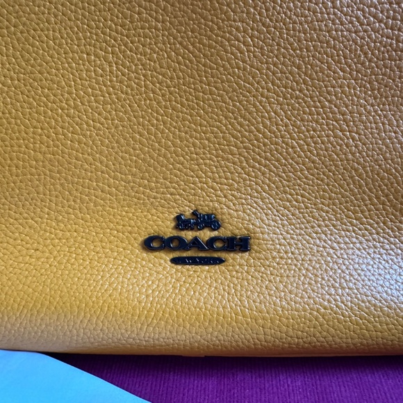 Coach chaise crossbody in yellow pollen - Picture 2 of 10